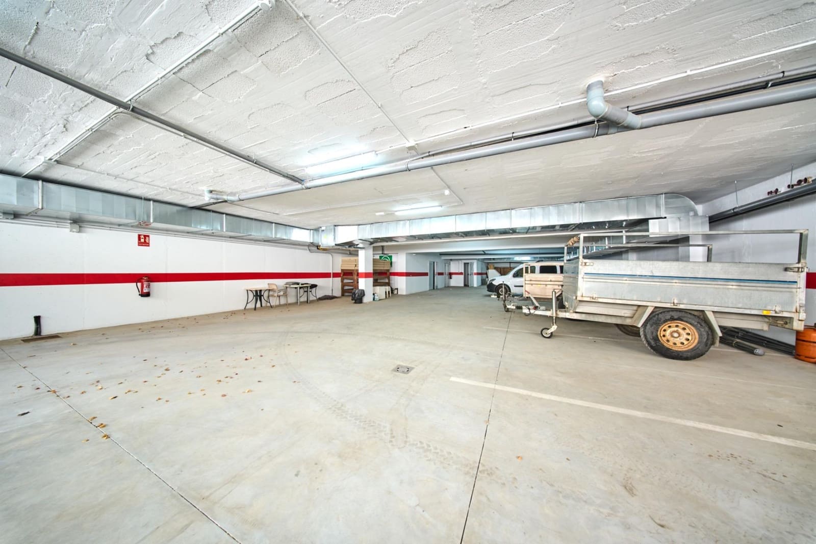 Business for rent in Marbella with garage - € 8,000 (Ref: 9306355)