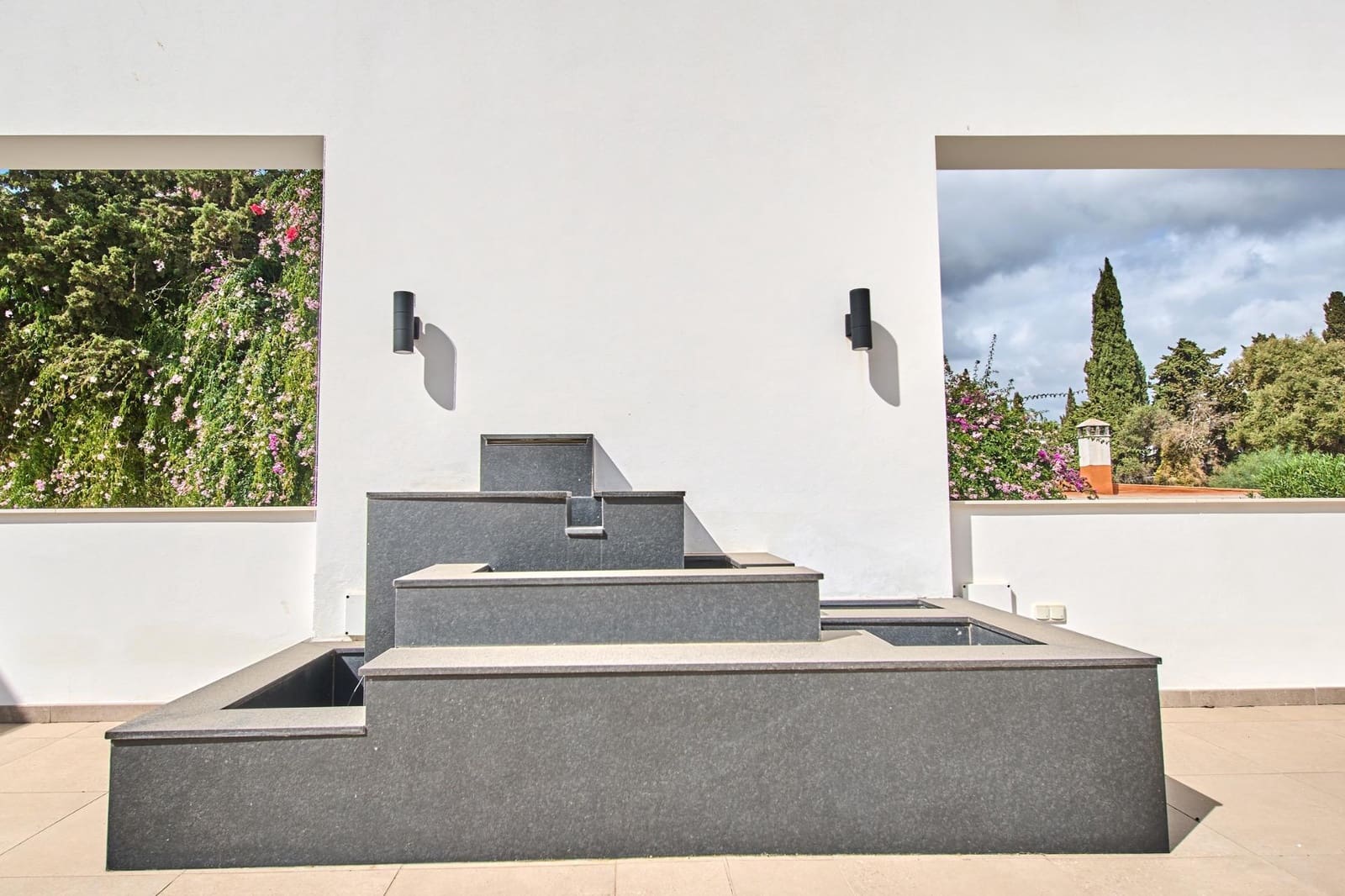 Business for rent in Marbella with garage - € 8,000 (Ref: 9306355)