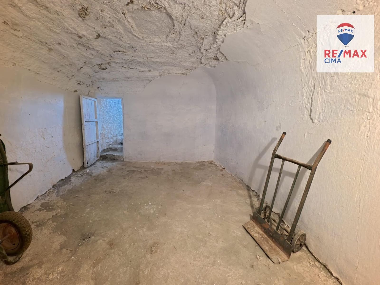 Finka/Dom wiejski na sprzedaż w Benamaurel - 50 000 € (Ref: 9335240)