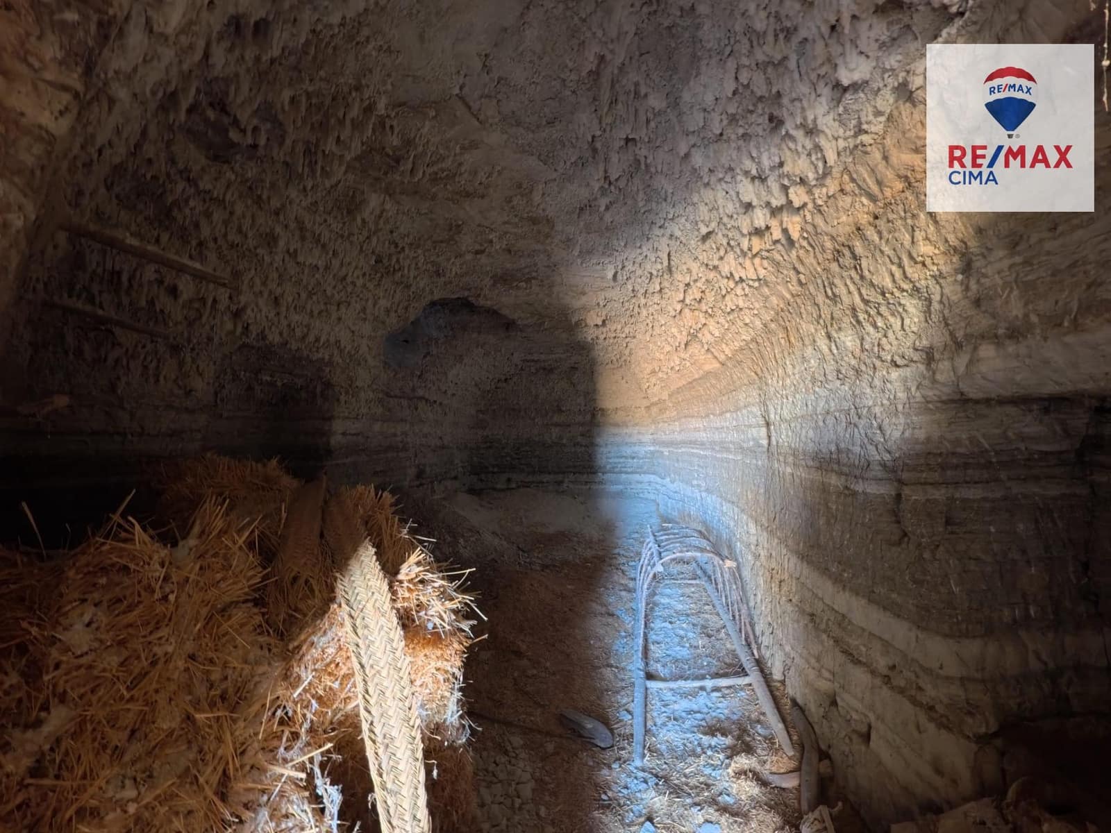 Finka/Dom wiejski na sprzedaż w Benamaurel - 50 000 € (Ref: 9335240)