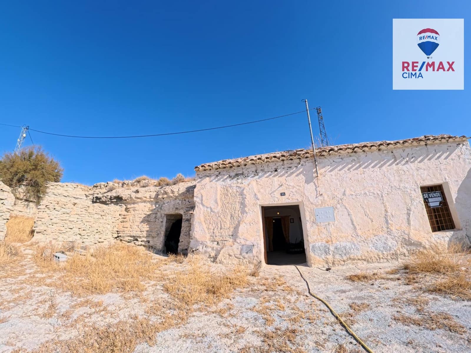 Finka/Dom wiejski na sprzedaż w Benamaurel - 50 000 € (Ref: 9335240)