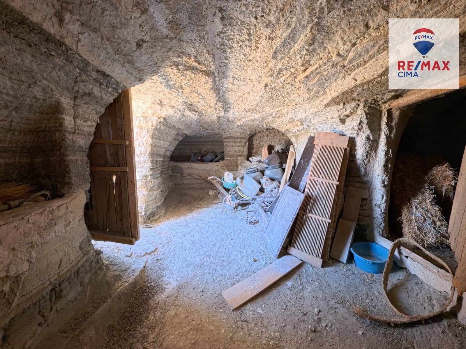 Finka/Dom wiejski na sprzedaż w Benamaurel - 50 000 € (Ref: 9335240)