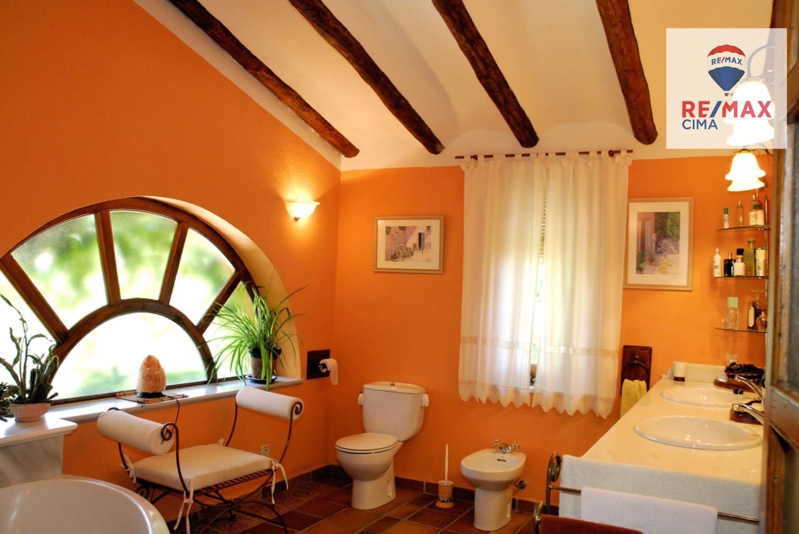 3 bedroom Villa for sale in Baza with garage - € 950,000 (Ref: 9338483)