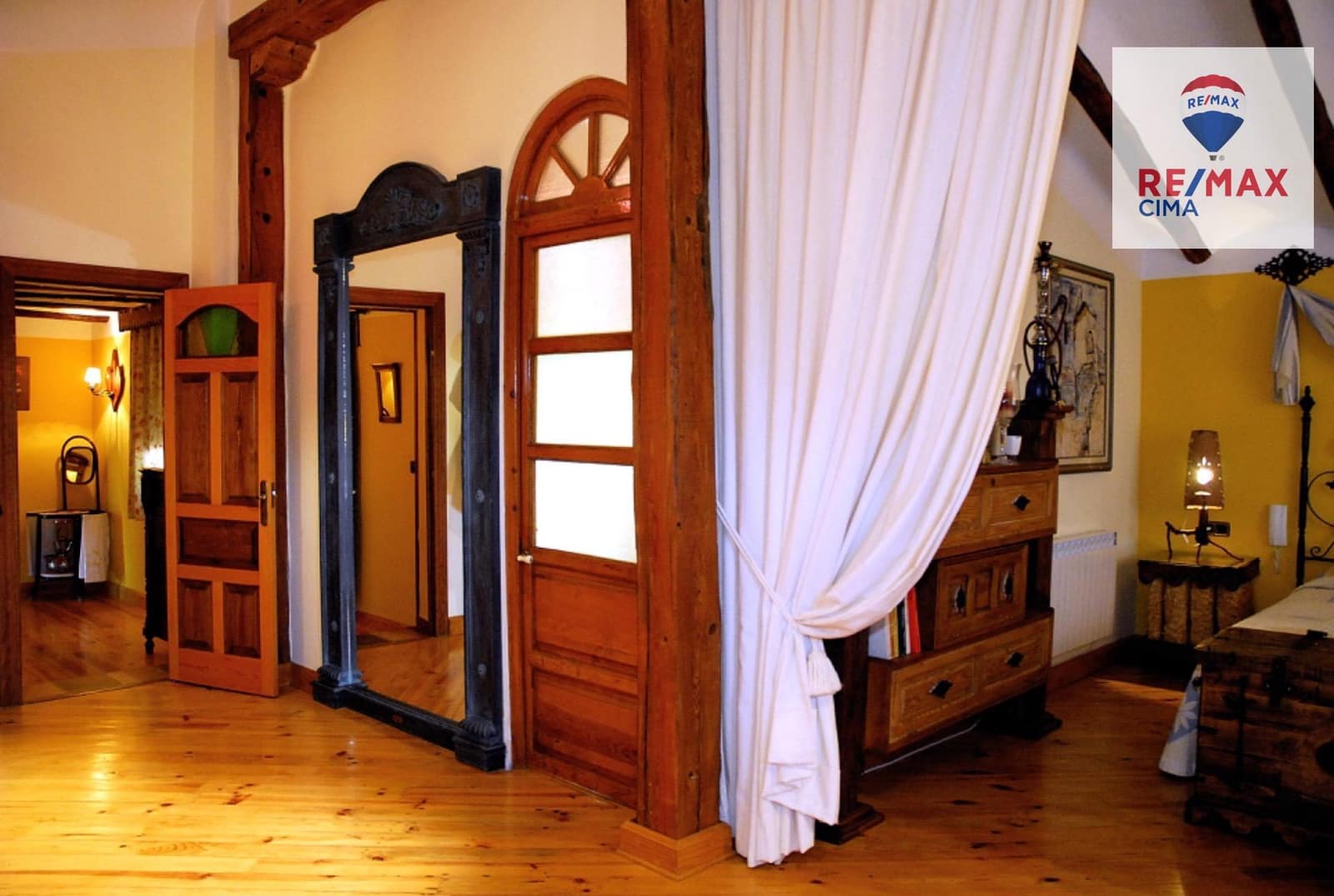 3 bedroom Villa for sale in Baza with garage - € 950,000 (Ref: 9338483)