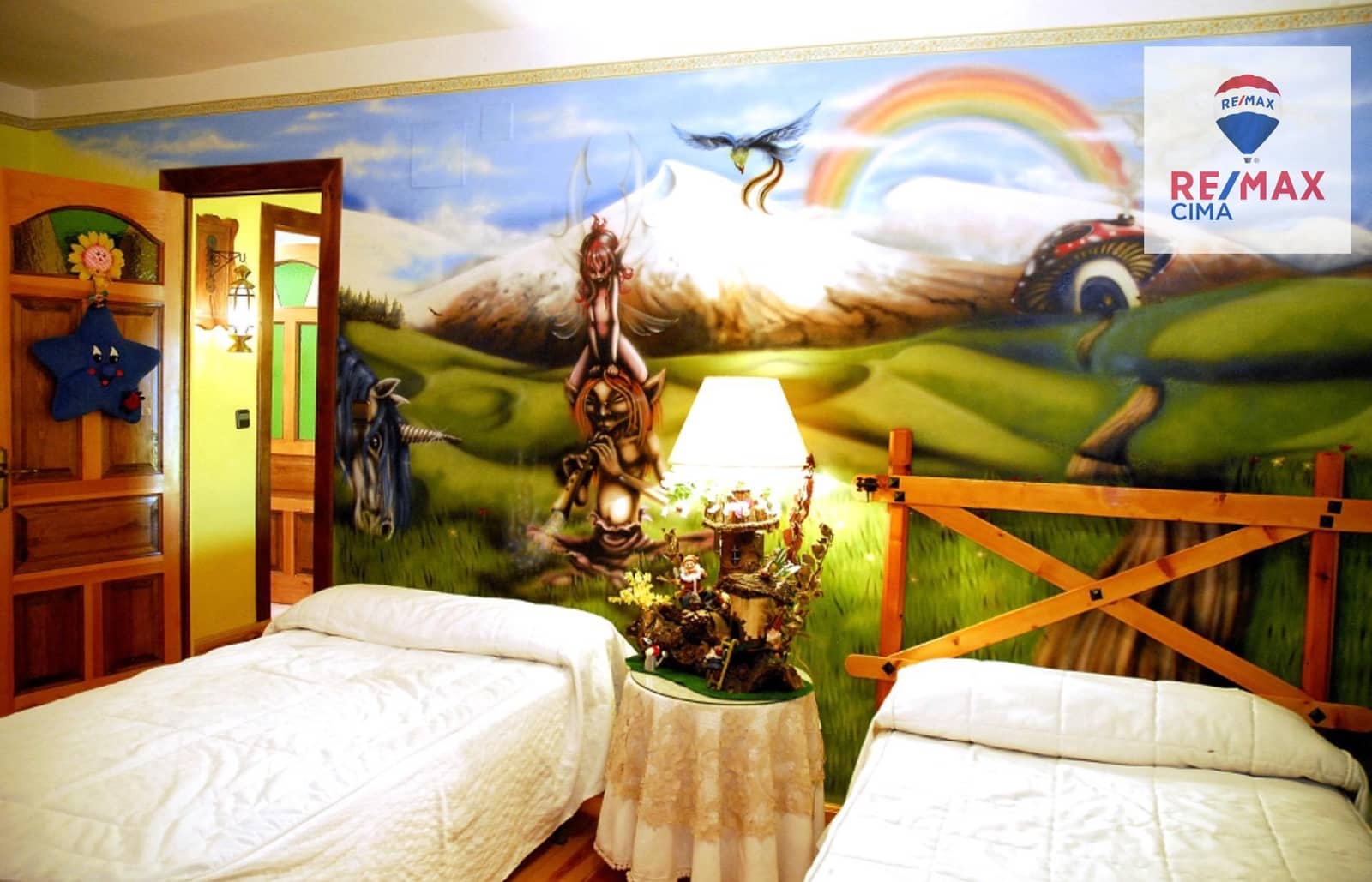 3 bedroom Villa for sale in Baza with garage - € 950,000 (Ref: 9338483)