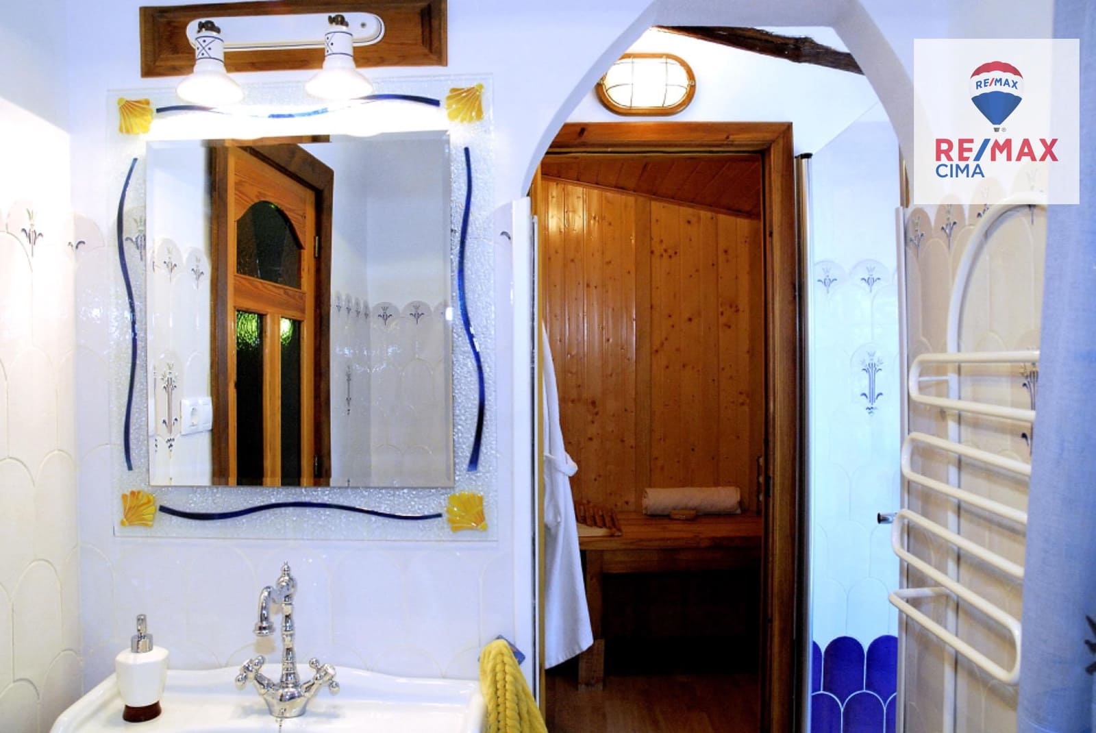 3 bedroom Villa for sale in Baza with garage - € 950,000 (Ref: 9338483)