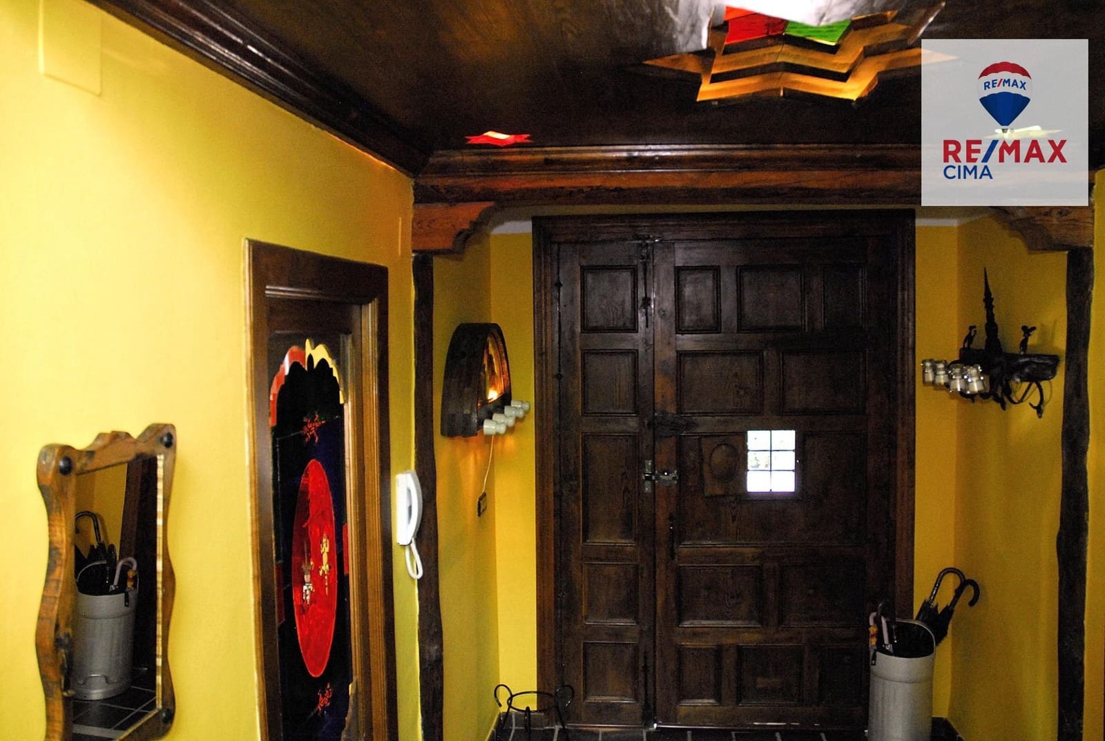 3 bedroom Villa for sale in Baza with garage - € 950,000 (Ref: 9338483)