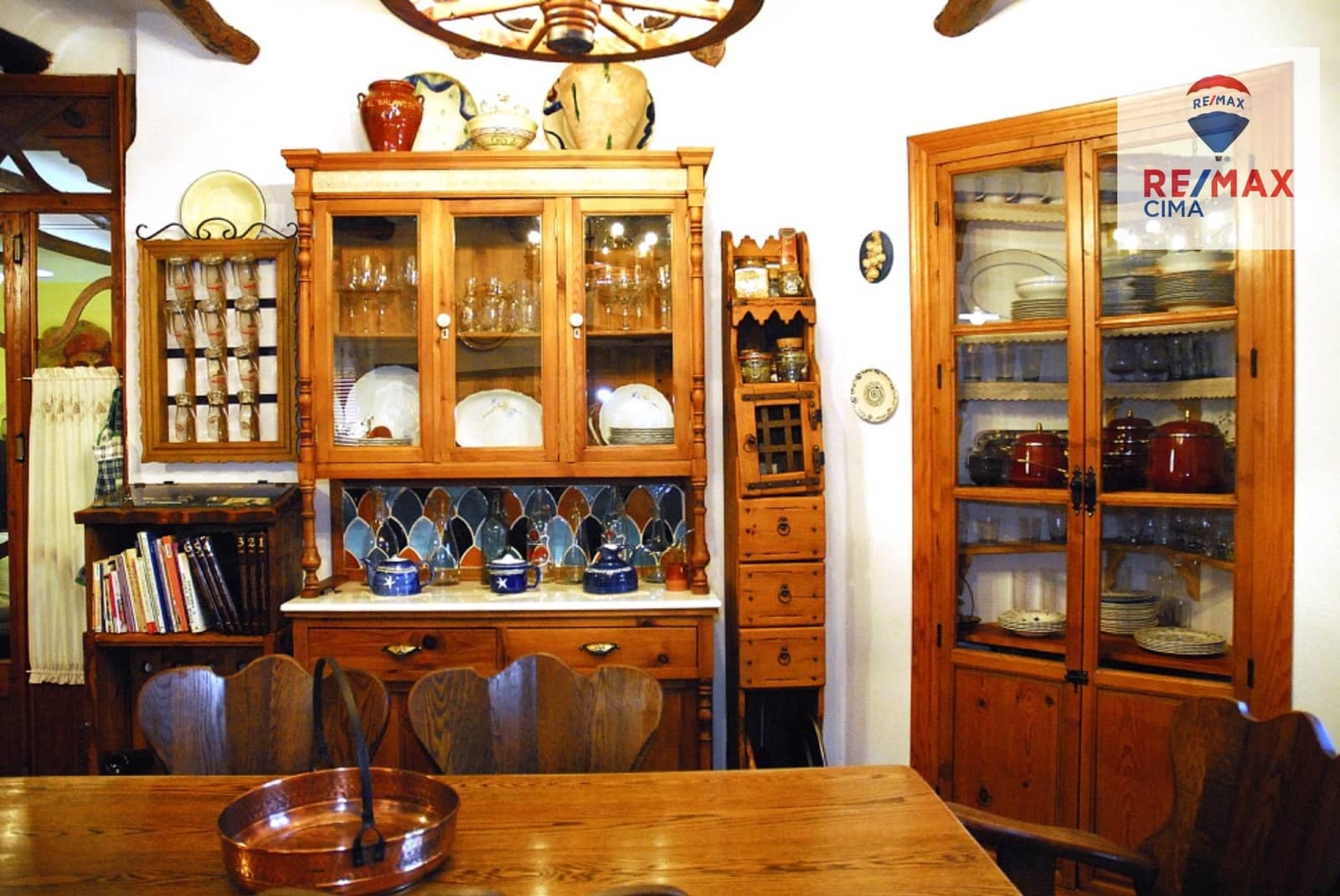 3 bedroom Villa for sale in Baza with garage - € 950,000 (Ref: 9338483)