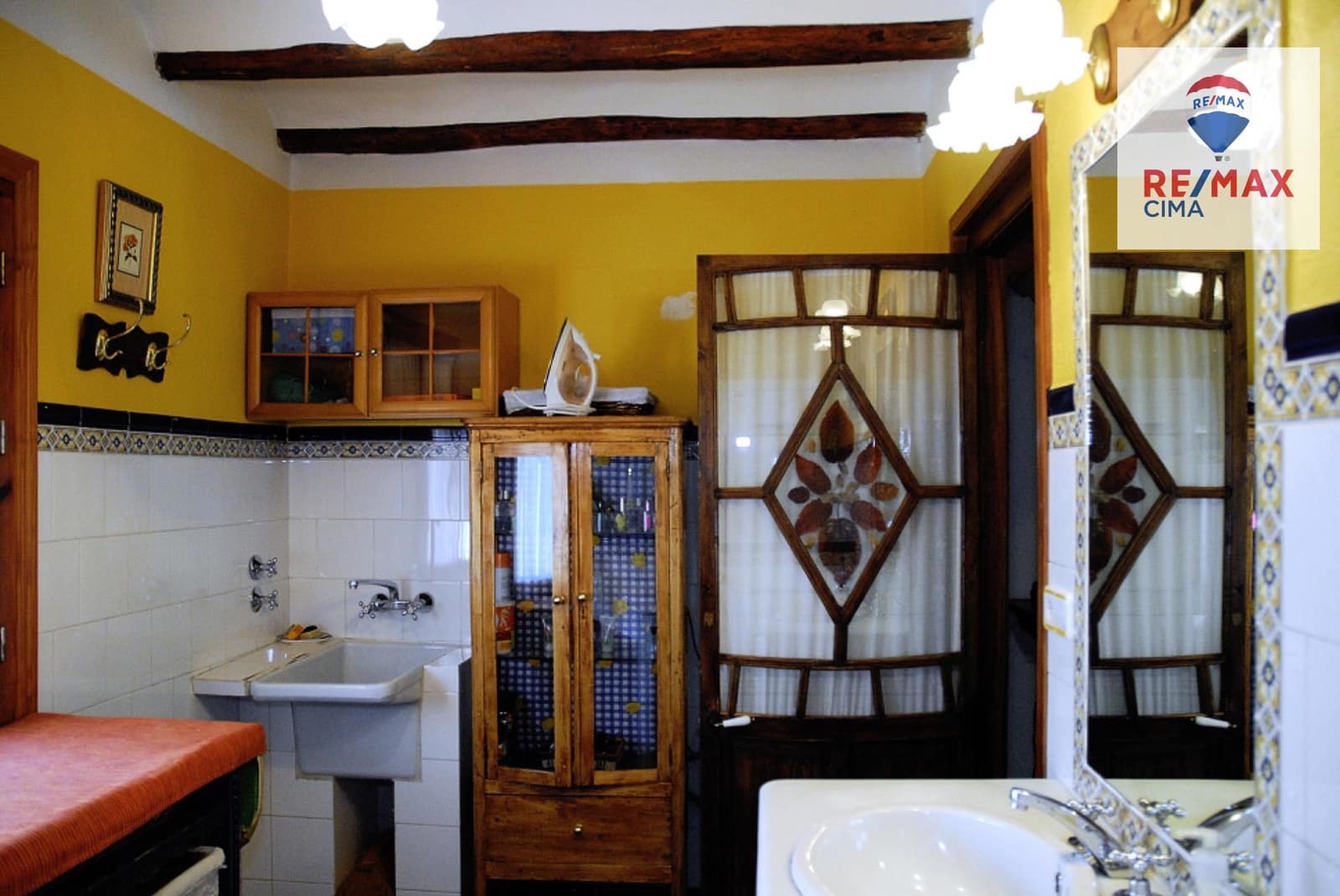 3 bedroom Villa for sale in Baza with garage - € 950,000 (Ref: 9338483)