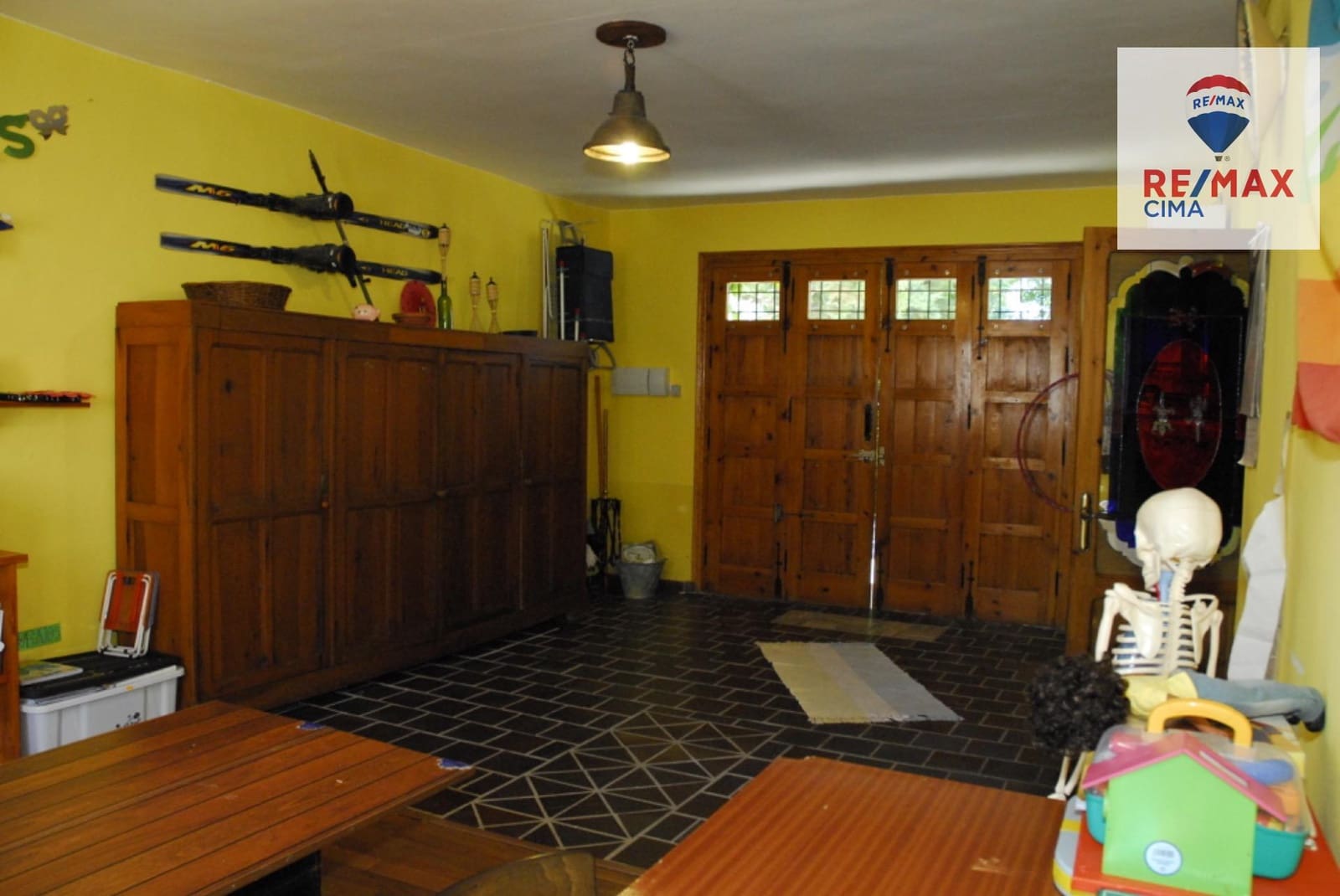 3 bedroom Villa for sale in Baza with garage - € 950,000 (Ref: 9338483)