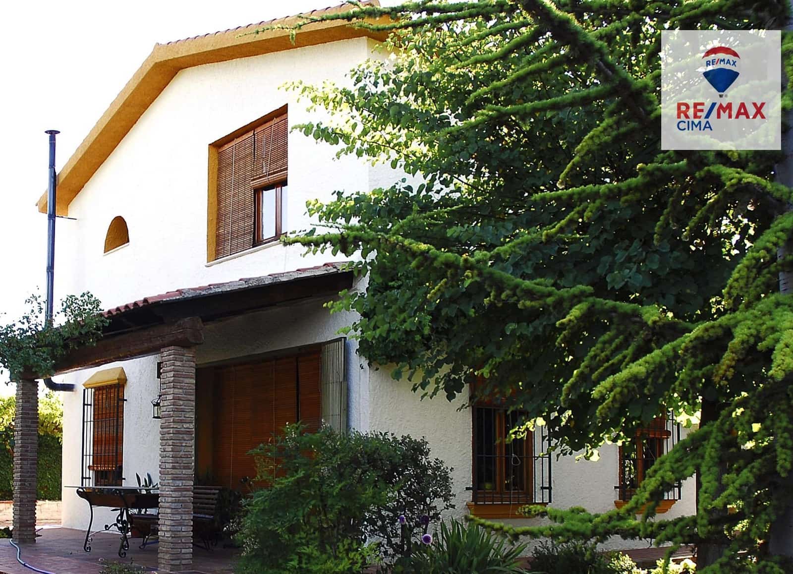 3 bedroom Villa for sale in Baza with garage - € 950,000 (Ref: 9338483)