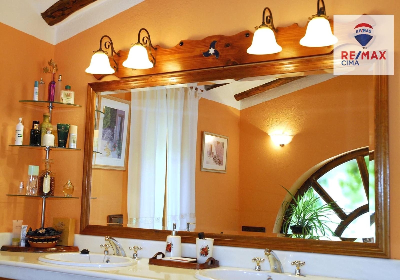 3 bedroom Villa for sale in Baza with garage - € 950,000 (Ref: 9338483)