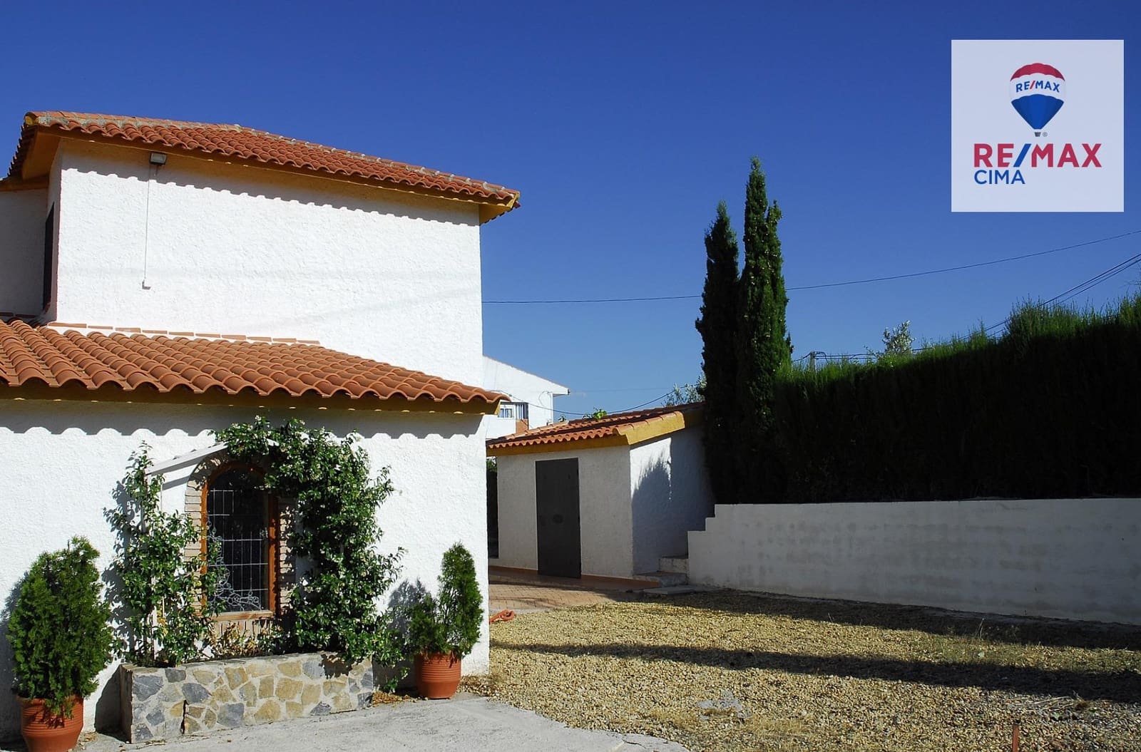 3 bedroom Villa for sale in Baza with garage - € 950,000 (Ref: 9338483)