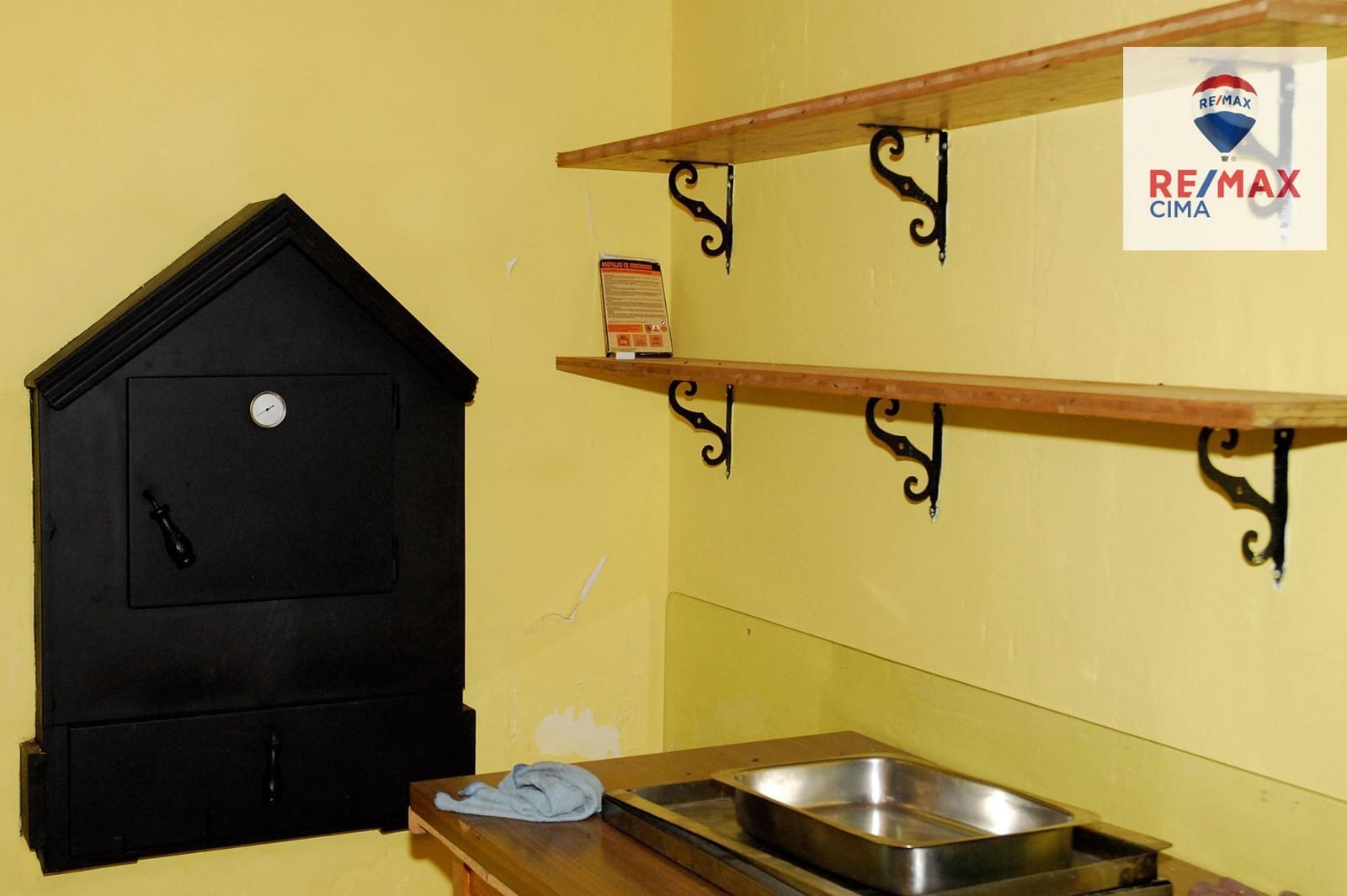 3 bedroom Villa for sale in Baza with garage - € 950,000 (Ref: 9338483)