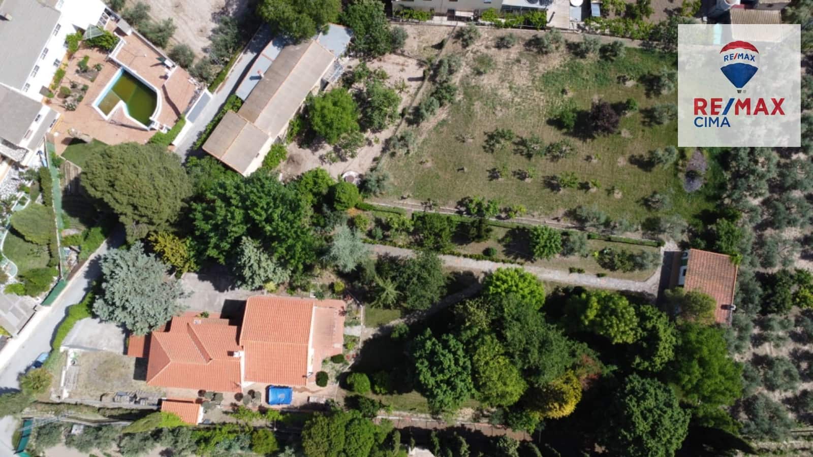 3 bedroom Villa for sale in Baza with garage - € 950,000 (Ref: 9338483)