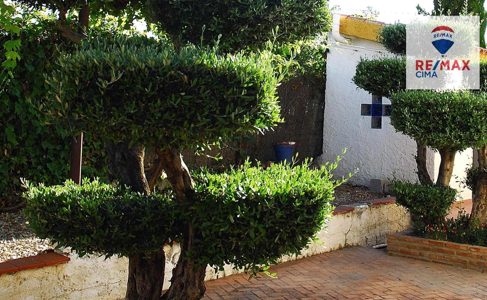 3 bedroom Villa for sale in Baza with garage - € 950,000 (Ref: 9338483)