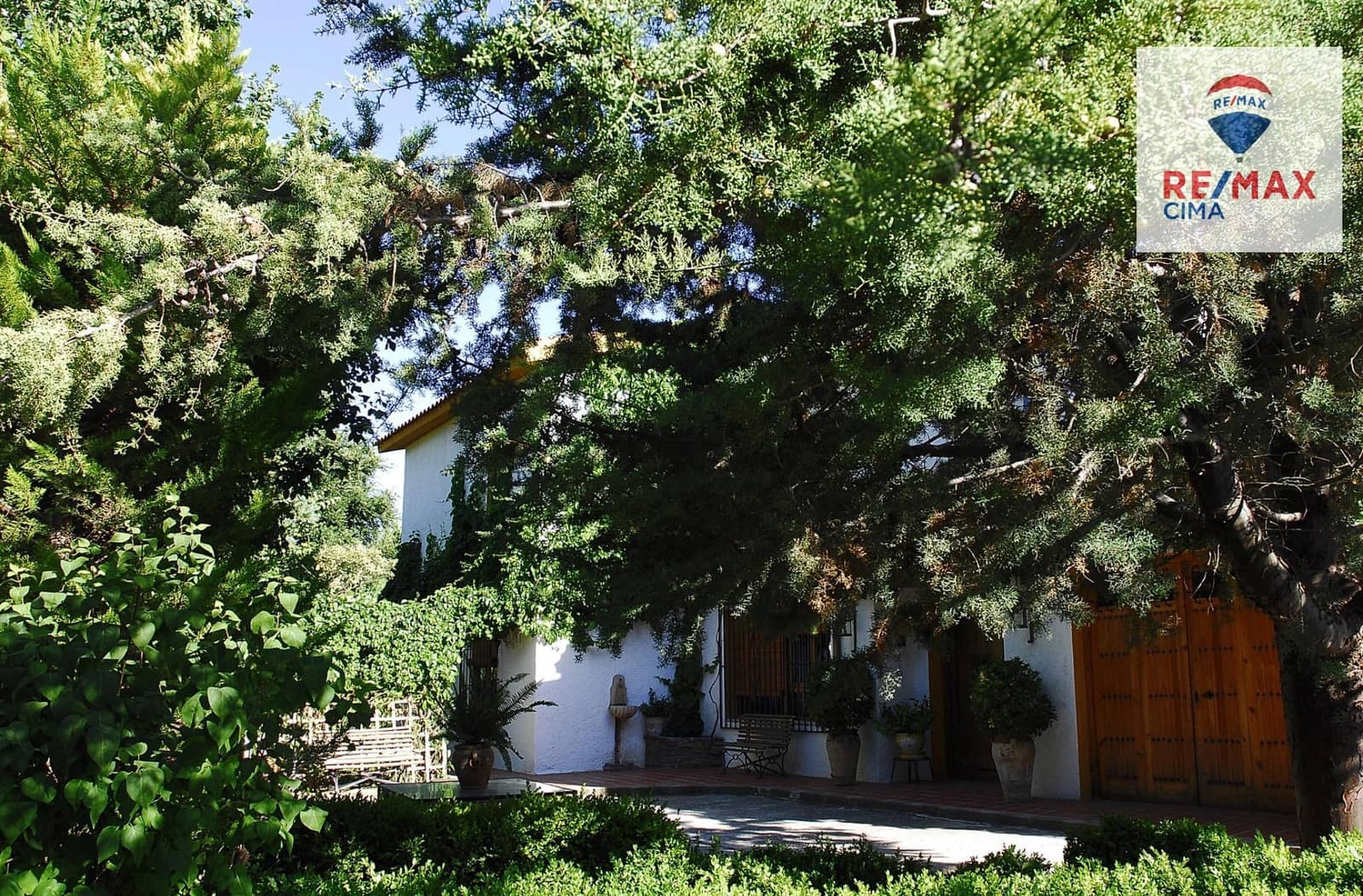 3 bedroom Villa for sale in Baza with garage - € 950,000 (Ref: 9338483)