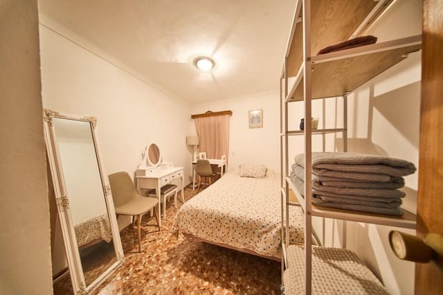 Casa de 3 habitaciones en Illora en venta - 55.000 € (Ref: 9341391)