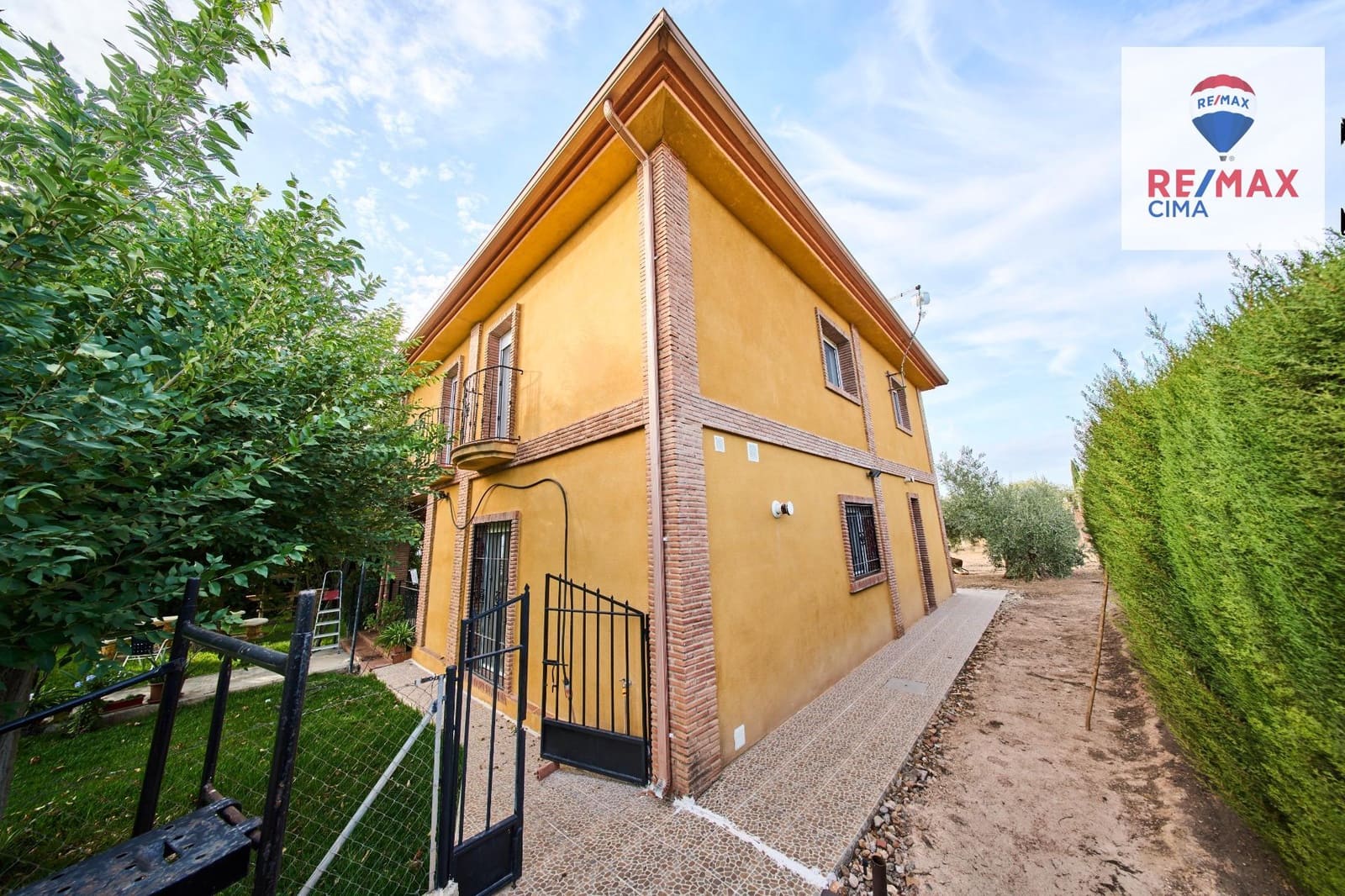 6 quarto Moradia para venda em Atarfe com piscina - 300 000 € (Ref: 9341392)