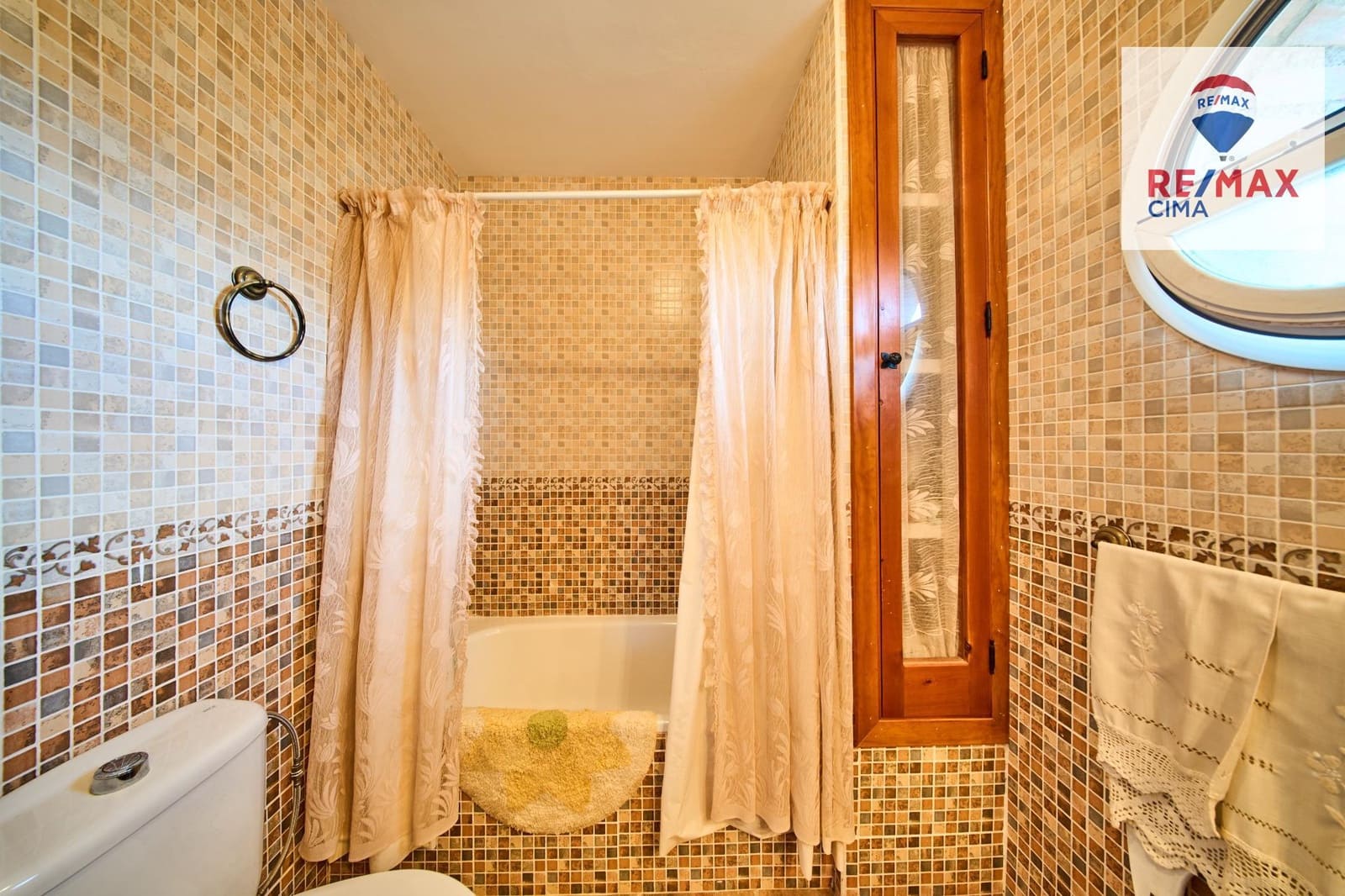 6 quarto Moradia para venda em Atarfe com piscina - 300 000 € (Ref: 9341392)