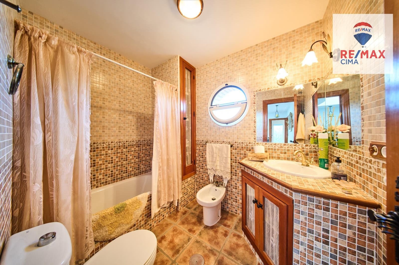 6 quarto Moradia para venda em Atarfe com piscina - 300 000 € (Ref: 9341392)