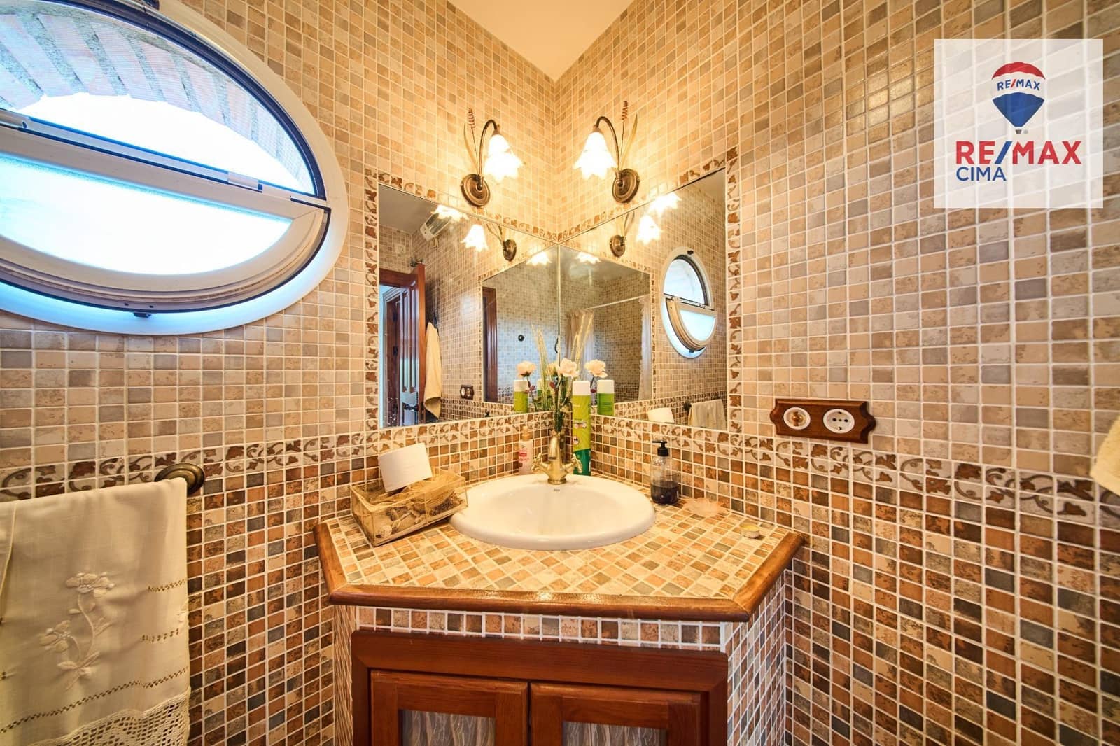 6 quarto Moradia para venda em Atarfe com piscina - 300 000 € (Ref: 9341392)
