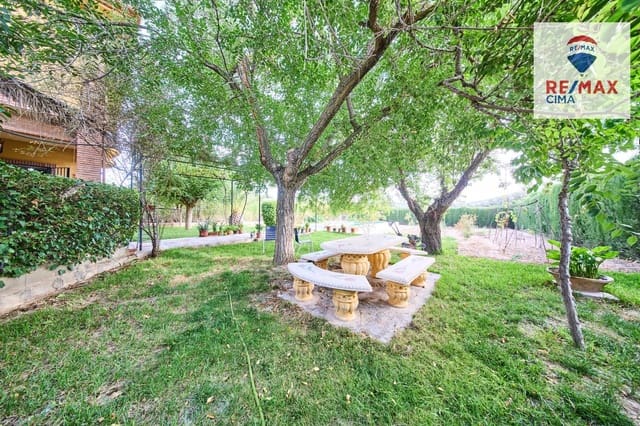 6 slaapkamer Villa te koop in Atarfe met zwembad - € 300.000 (Ref: 9341392)