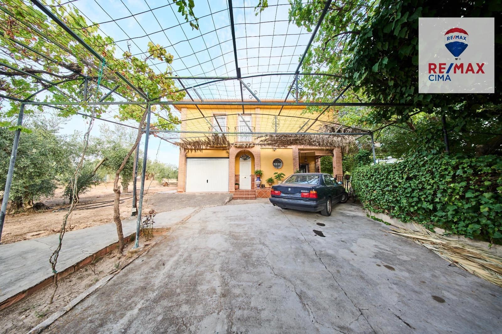 6 quarto Moradia para venda em Atarfe com piscina - 300 000 € (Ref: 9341392)