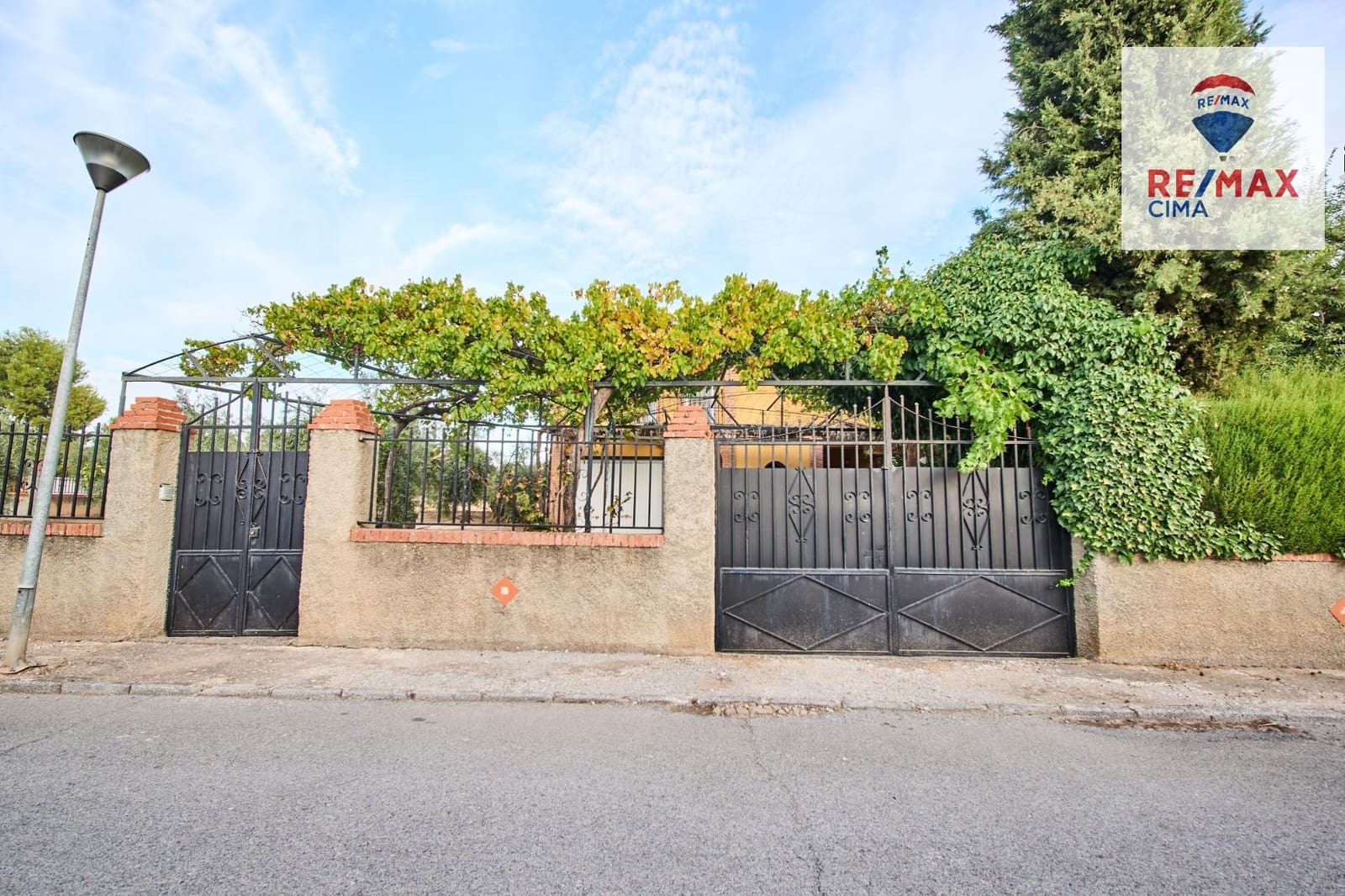 6 quarto Moradia para venda em Atarfe com piscina - 300 000 € (Ref: 9341392)