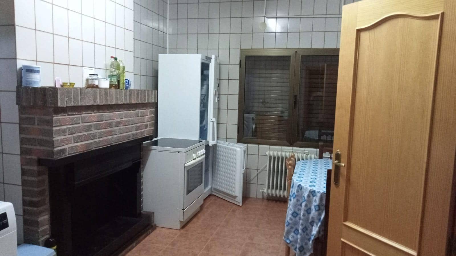 5 slaapkamer Appartement te koop in Albacete stad met zwembad garage - € 255.000 (Ref: 9344976)