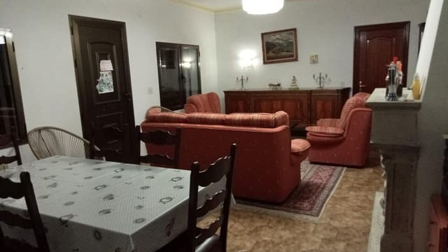 5 sypialnia Apartament na sprzedaż w Miasto Albacete z basenem garażem - 255 000 € (Ref: 9344976)