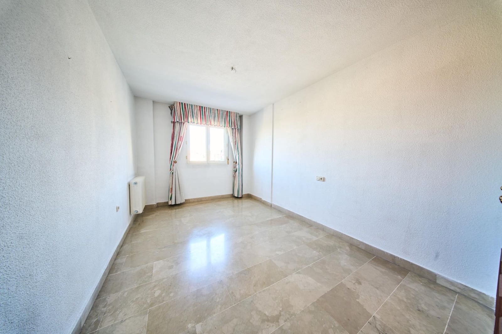 3 soveværelse Lejlighed til salg i Granada by - € 425.000 (Ref: 9349414)