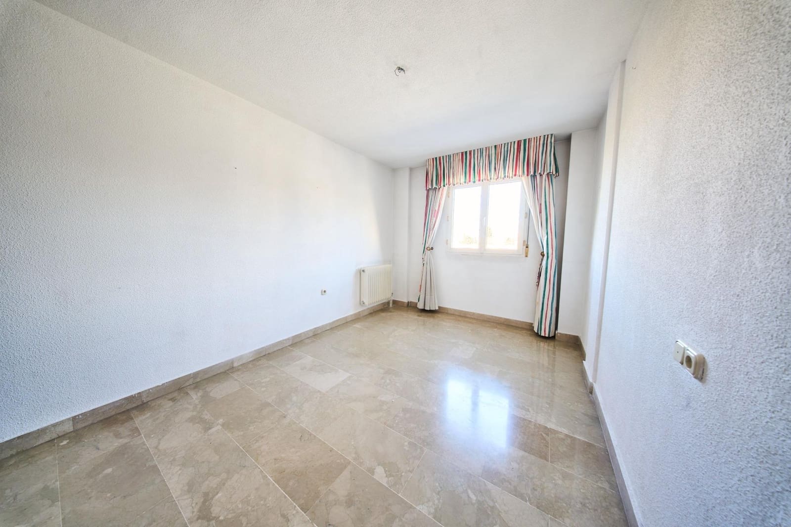 3 soveværelse Lejlighed til salg i Granada by - € 425.000 (Ref: 9349414)