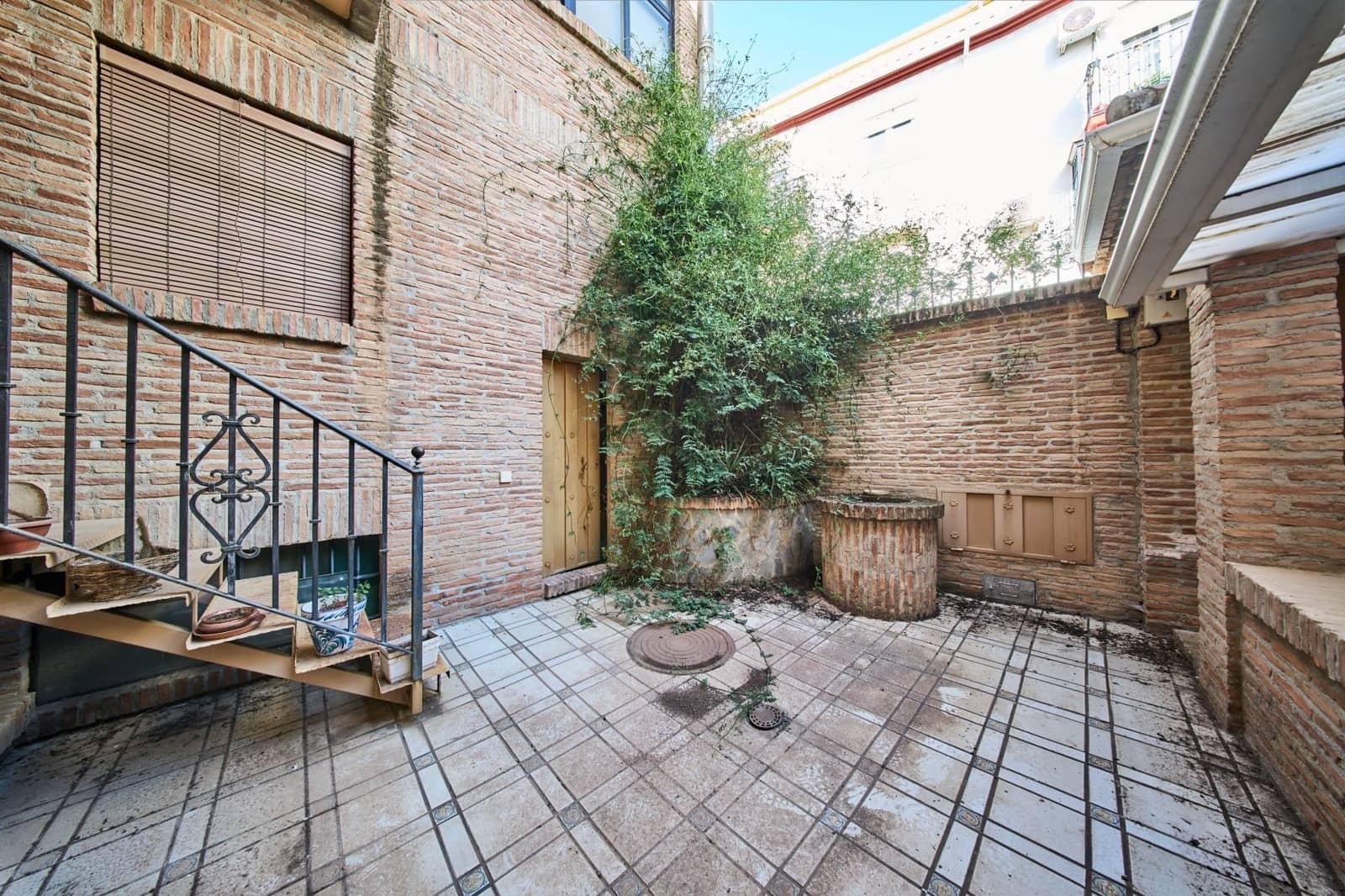 10 bedroom Commercial for sale in Albolote with garage - € 799,990 (Ref: 9349417)