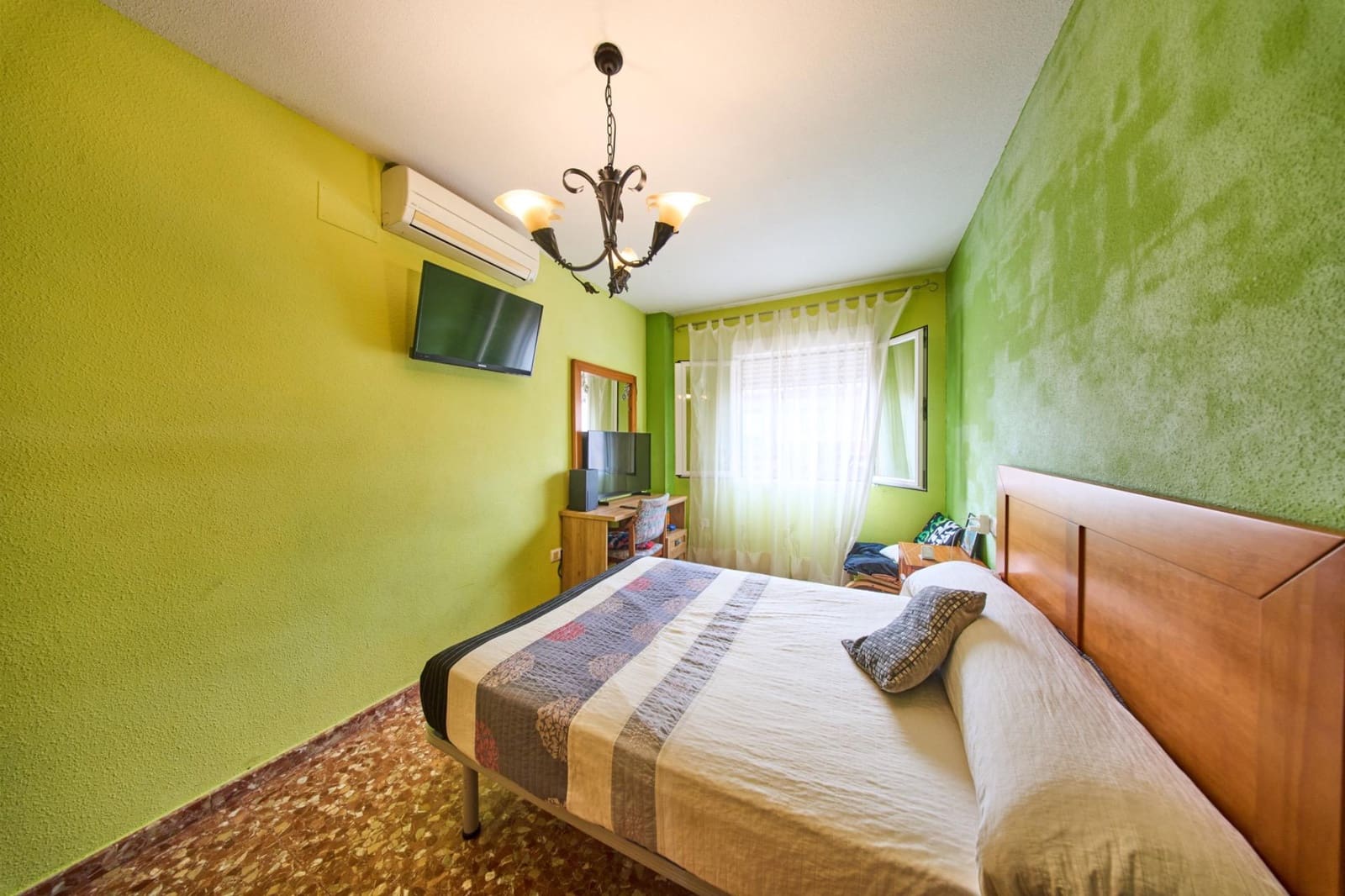 2 slaapkamer Flat te koop in Cullar Vega met garage - € 139.900 (Ref: 9359456)