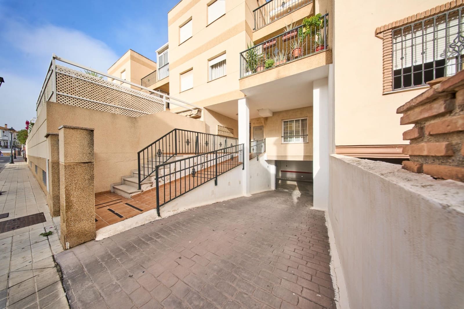 2 slaapkamer Flat te koop in Cullar Vega met garage - € 139.900 (Ref: 9359456)