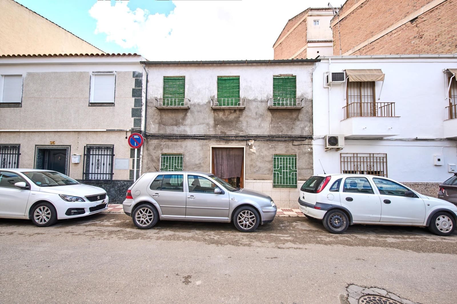 3 bedroom Terraced Villa for sale in Huetor Tajar - € 72,500 (Ref: 9362532)