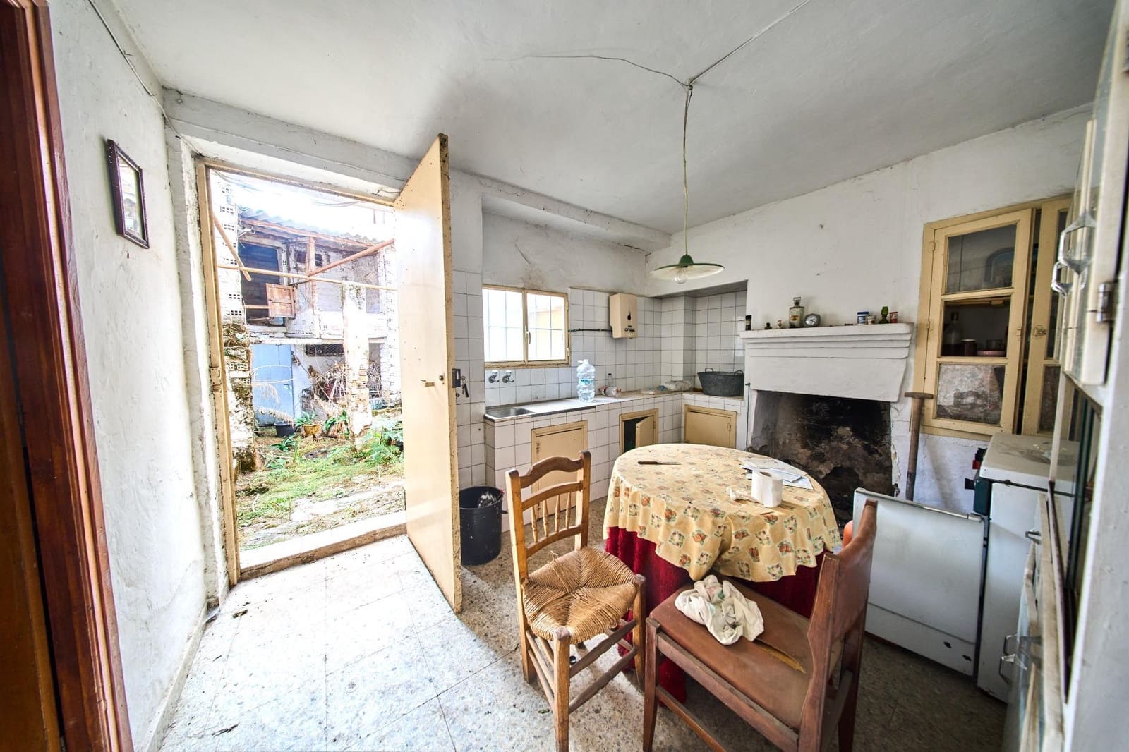 3 bedroom Terraced Villa for sale in Huetor Tajar - € 72,500 (Ref: 9362532)