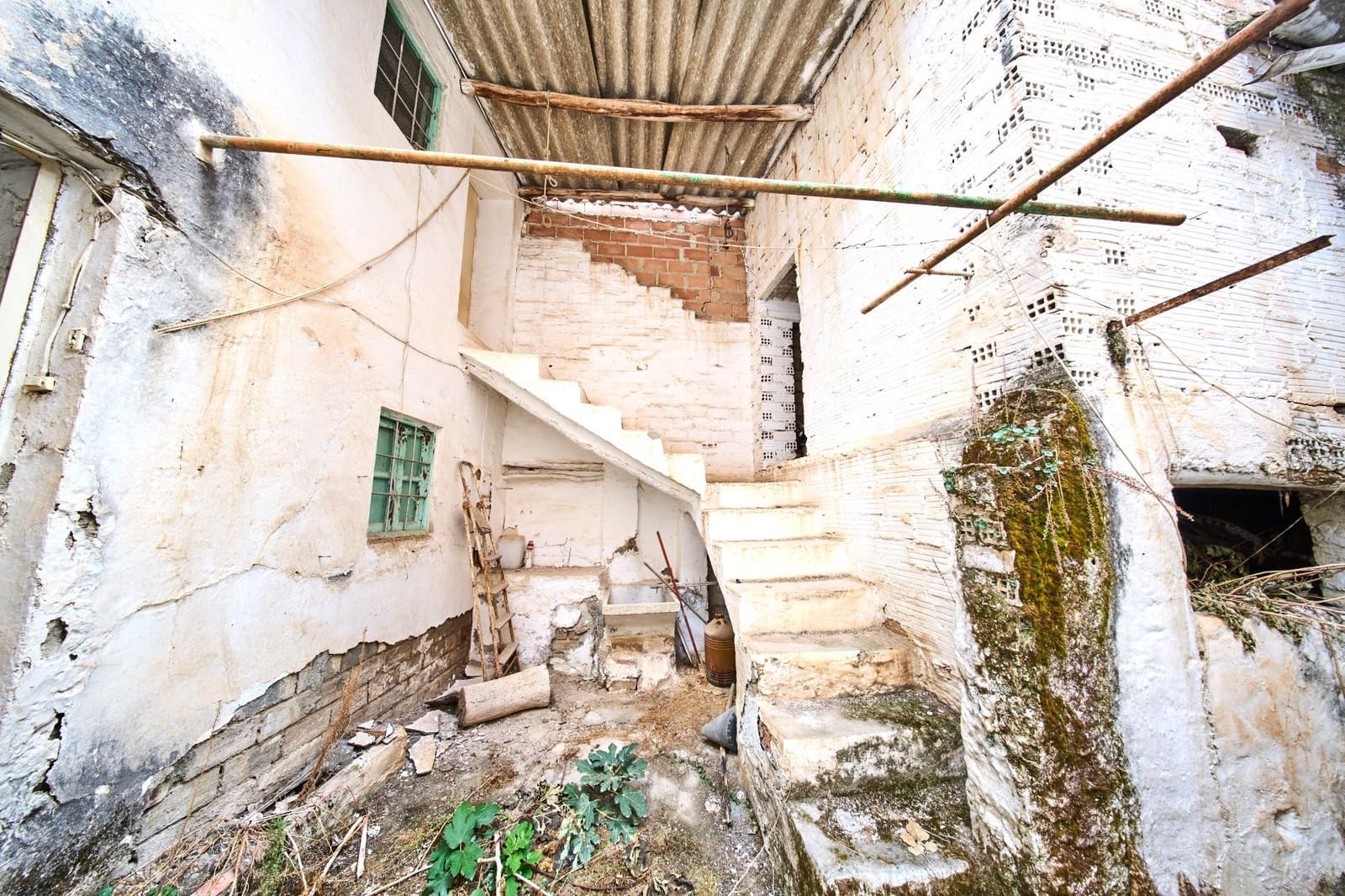 3 bedroom Terraced Villa for sale in Huetor Tajar - € 72,500 (Ref: 9362532)