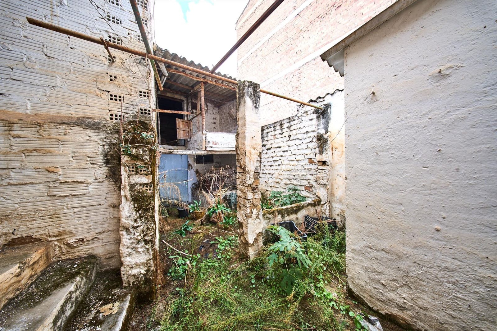 3 bedroom Terraced Villa for sale in Huetor Tajar - € 72,500 (Ref: 9362532)