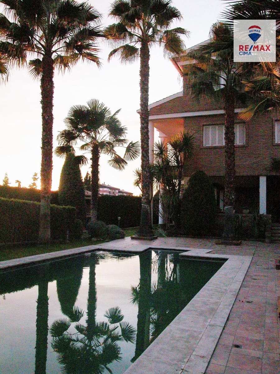 7 sypialnia Willa na sprzedaż w Miasto Grenada z basenem - 1 490 000 € (Ref: 9367394)