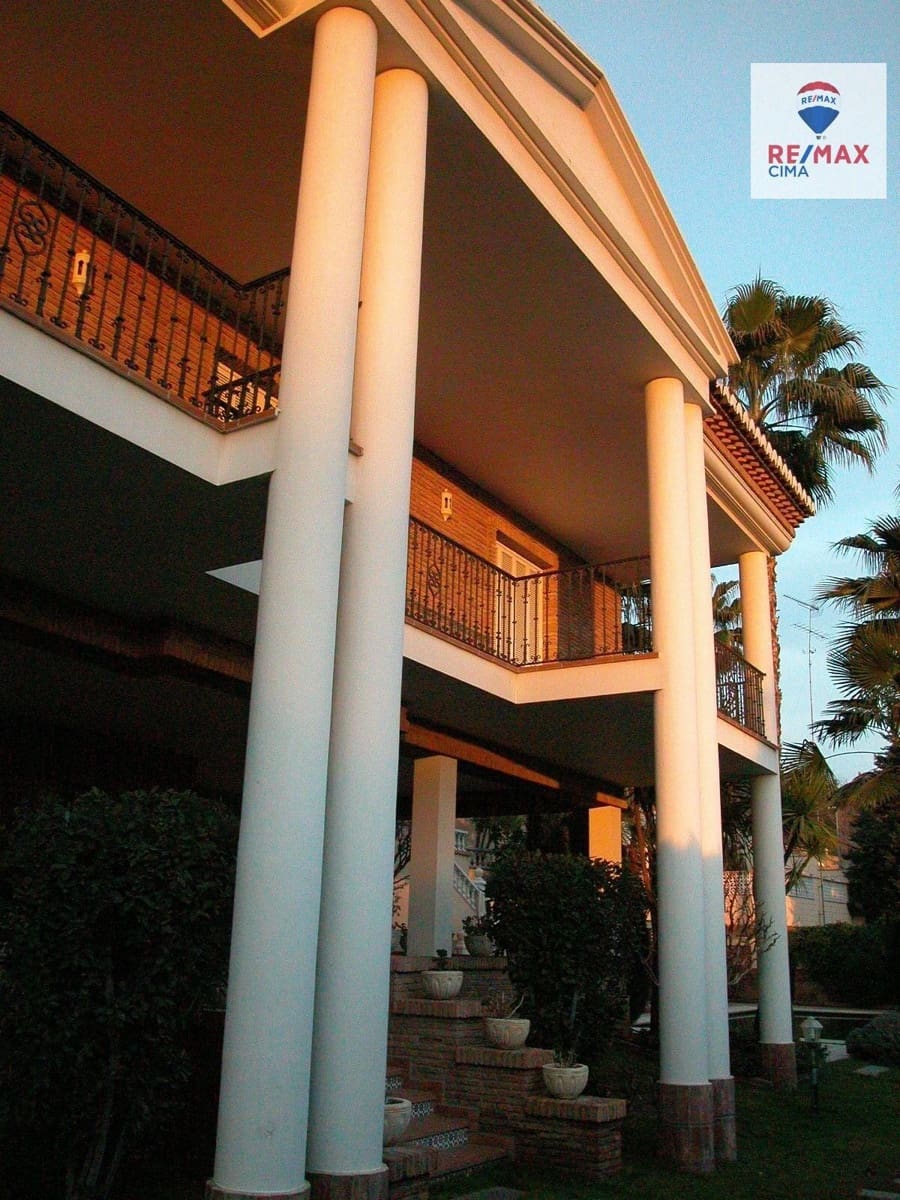 7 sypialnia Willa na sprzedaż w Miasto Grenada z basenem - 1 490 000 € (Ref: 9367394)