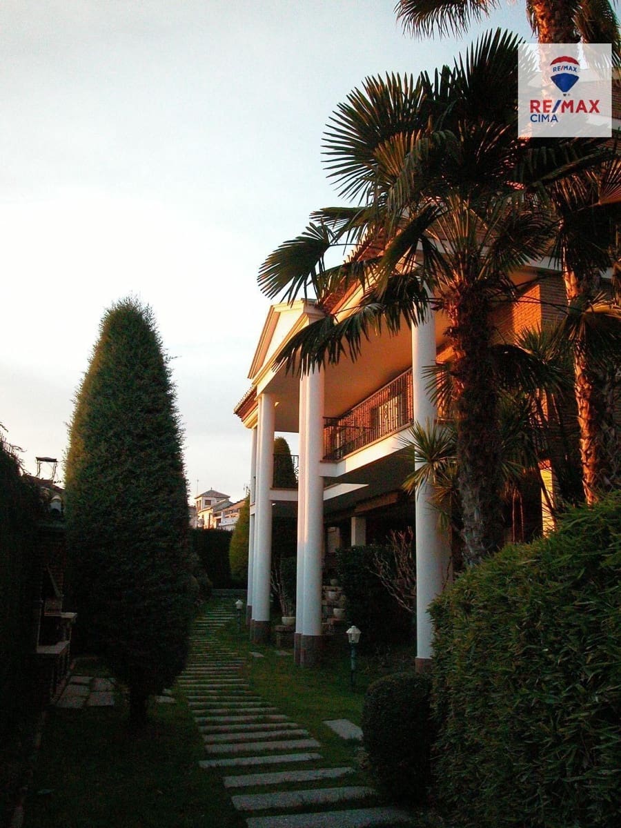 7 sypialnia Willa na sprzedaż w Miasto Grenada z basenem - 1 490 000 € (Ref: 9367394)