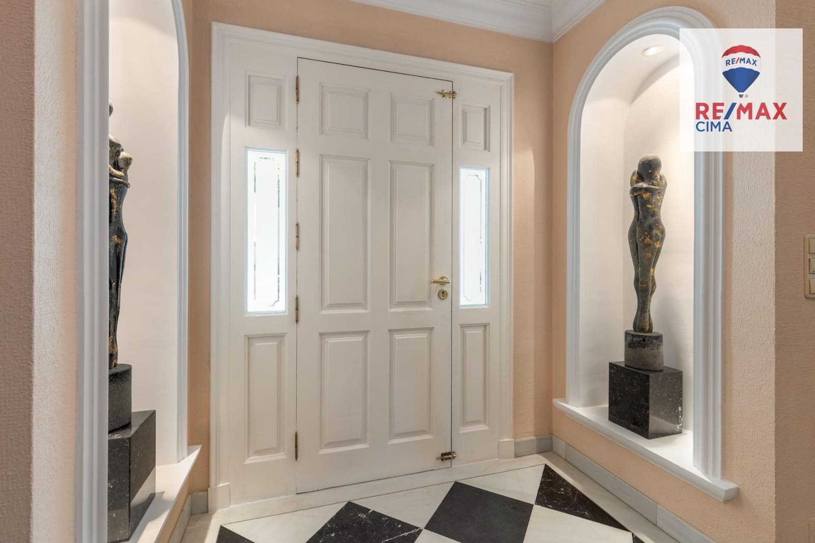 7 sypialnia Willa na sprzedaż w Miasto Grenada z basenem - 1 490 000 € (Ref: 9367394)