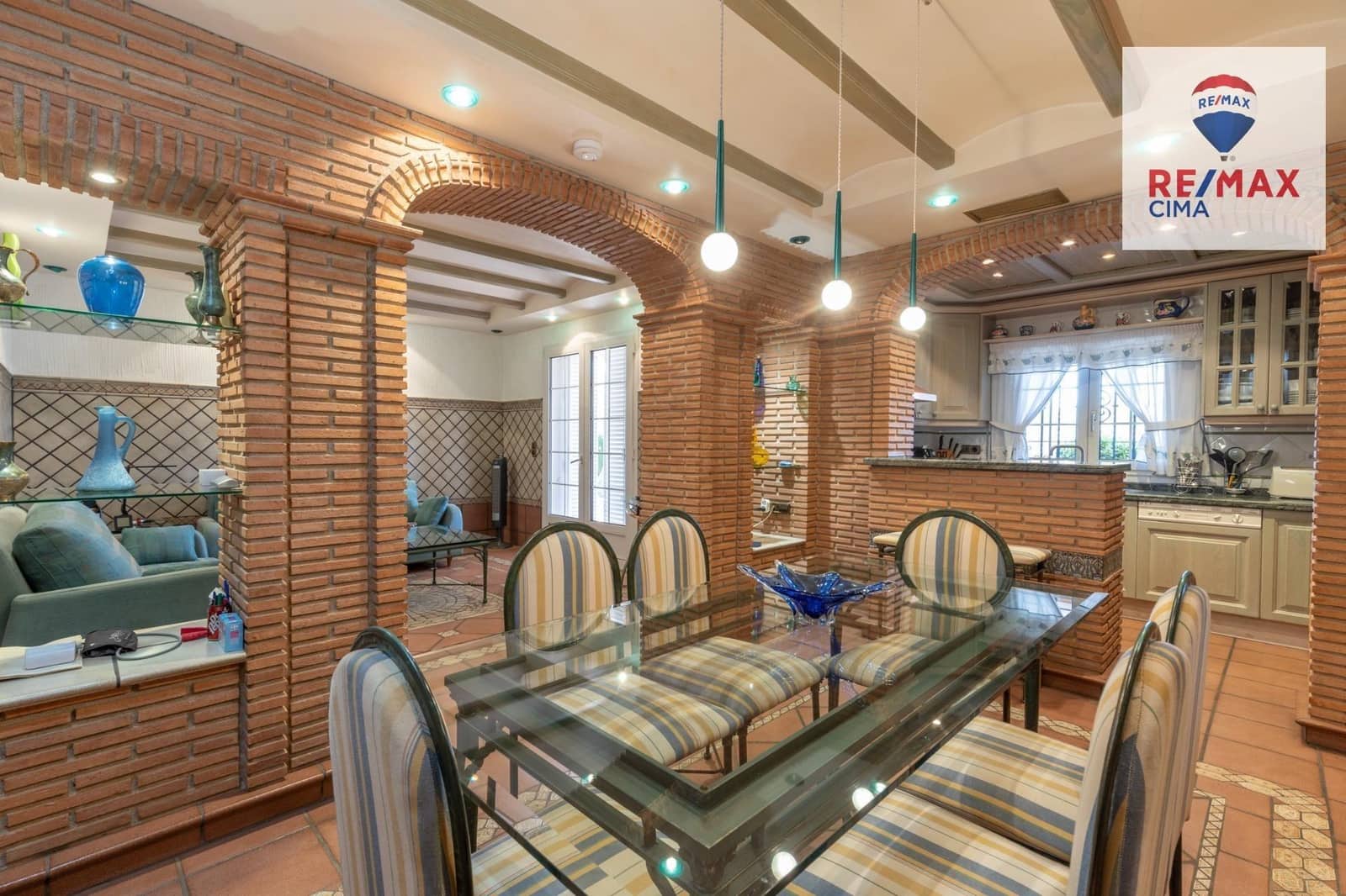 7 sypialnia Willa na sprzedaż w Miasto Grenada z basenem - 1 490 000 € (Ref: 9367394)