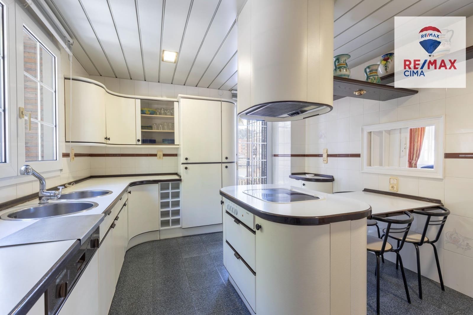 7 sypialnia Willa na sprzedaż w Miasto Grenada z basenem - 1 490 000 € (Ref: 9367394)