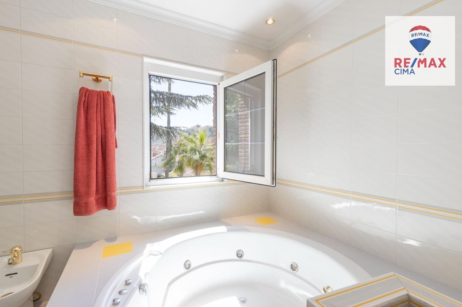 7 sypialnia Willa na sprzedaż w Miasto Grenada z basenem - 1 490 000 € (Ref: 9367394)