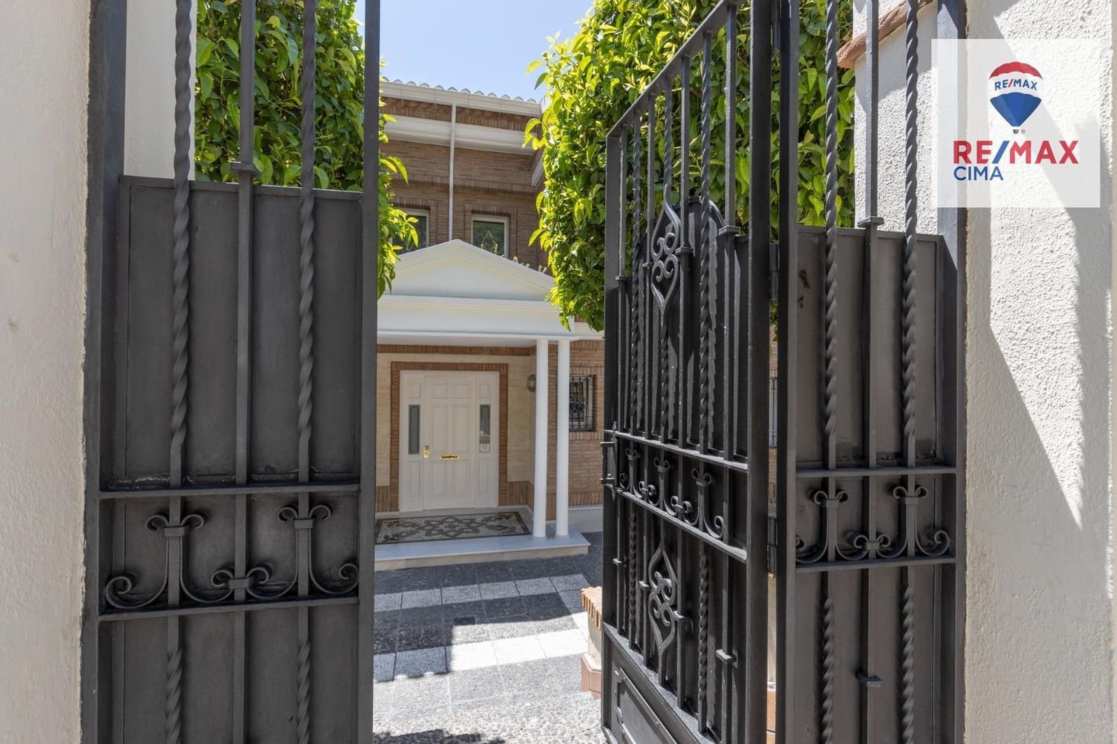 7 sypialnia Willa na sprzedaż w Miasto Grenada z basenem - 1 490 000 € (Ref: 9367394)