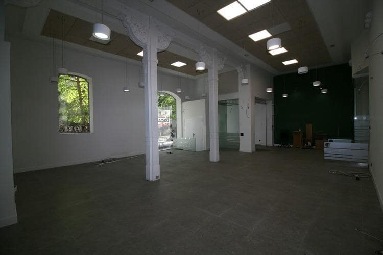 3 soveværelse Erhverv til leje i Granada by - € 3.900 (Ref: 9367397)