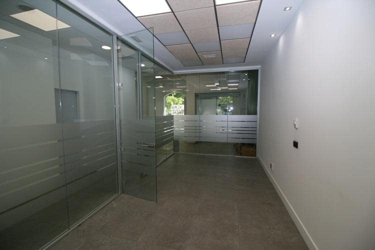 3 soveværelse Erhverv til leje i Granada by - € 3.900 (Ref: 9367397)